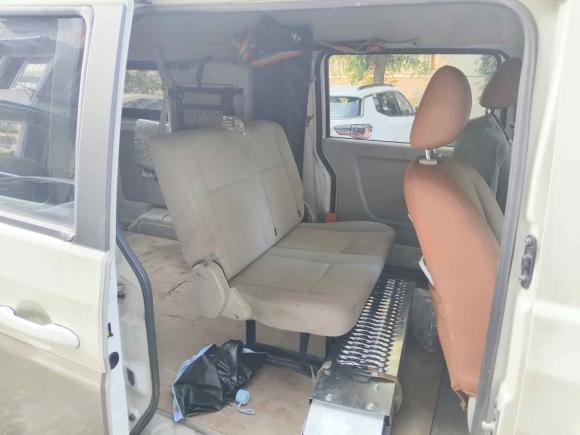 [成都·川A] 二手金杯新海狮X30L CNG2021款 1.5L天然气财富单蒸空调版客车SWCC15M