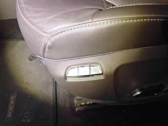 [上海·沪A] 二手荣威荣威RX82018款 30T 智联网四驱至尊版