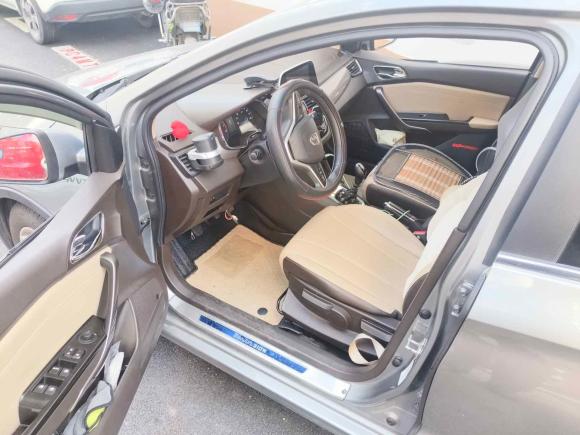 [上海·沪C] 二手宝骏宝骏310W2017款 1.5L 手动时尚型 国V