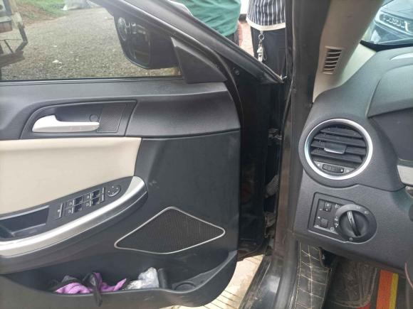 [义乌·贵H] 二手荣威荣威e5502016款 尊享版