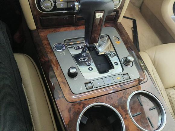 [成都·川A] 二手大众辉腾2011款 3.6L V6 5座加长舒适版