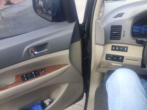 [青岛·鲁U] 二手比亚迪比亚迪M62015款 2.4L 自动尊贵版