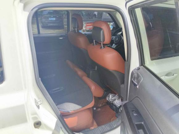 [台州·浙J] 二手Jeep自由客2011款 2.4 运动版