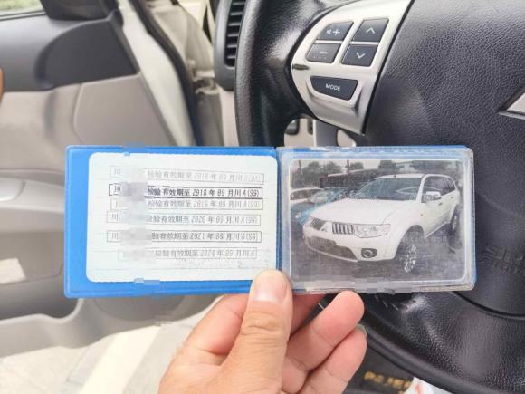 [成都·川A] 二手三菱帕杰罗·劲畅2011款 3.0L 运动导航版