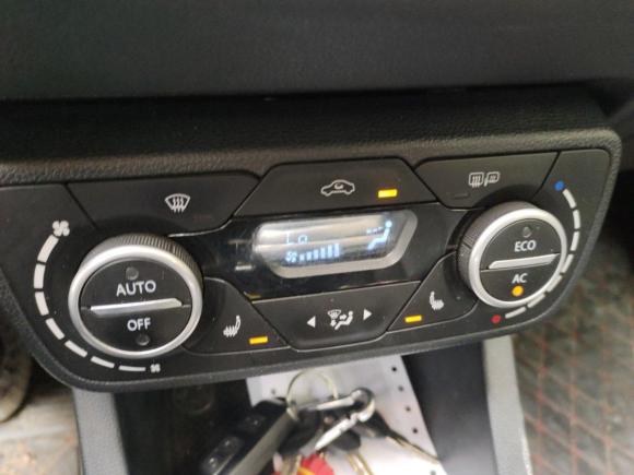 [上海·皖A] 二手一汽森雅R72016款 1.6L 自动尊贵型