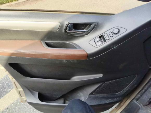 [青岛·鲁B] 二手上汽大通MAXUS大通G102014款 2.0T 自动行政版