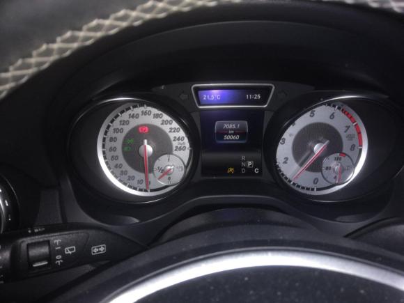 [上海·沪D] 二手奔驰奔驰GLA2016款 GLA 200 动感型