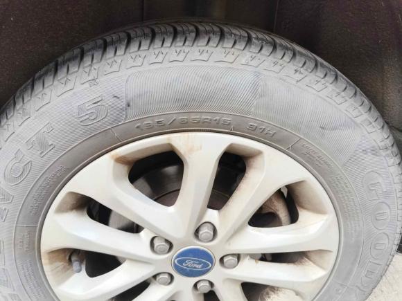 [芜湖·皖B] 二手福特福克斯2013款 两厢经典 1.8L 手动基本型