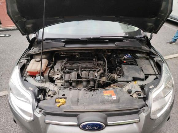[上海·粤R] 二手福特福克斯2012款 三厢 1.6L 手动舒适型