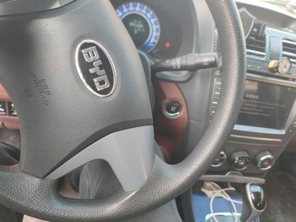 [苏州·苏U] 二手比亚迪速锐2015款 1.5L 自动舒适型