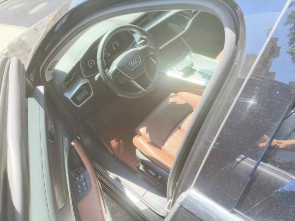 [青岛·鲁B] 二手奥迪奥迪A6L2022款 45 TFSI 臻选致雅型
