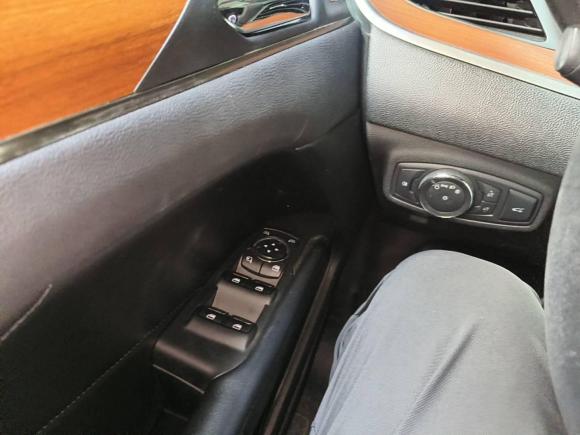 [南通·苏F] 二手林肯林肯MKC2017款 2.0T 两驱尊雅版