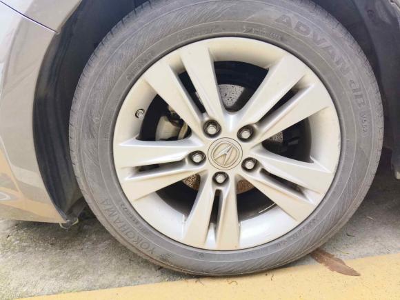 [广州·粤A] 二手讴歌讴歌ILX2013款 1.5L Hybrid