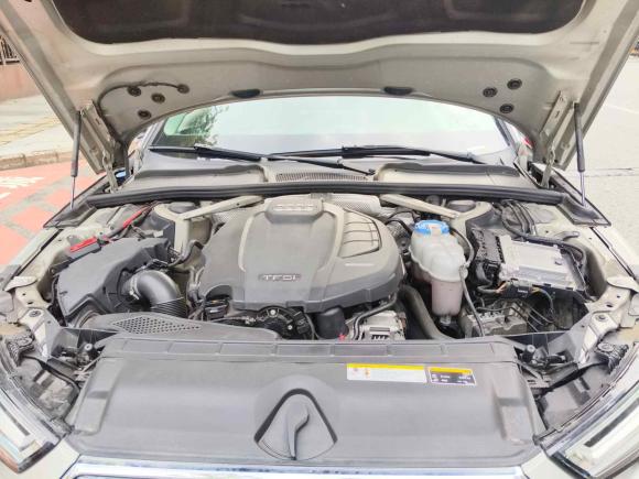 [成都·川A] 二手奥迪奥迪A4L2018款 30周年年型 40 TFSI 时尚型