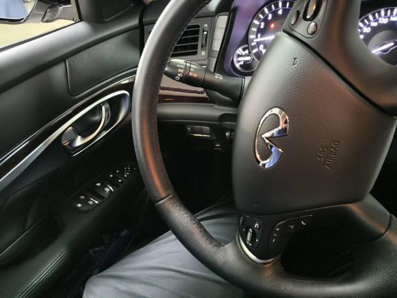 [成都·川A] 二手英菲尼迪英菲尼迪Q702017款 Q70L 2.5L 悦享版