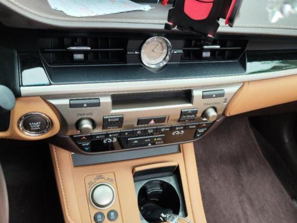 [上海·沪B] 二手雷克萨斯雷克萨斯ES2015款 200 舒适版