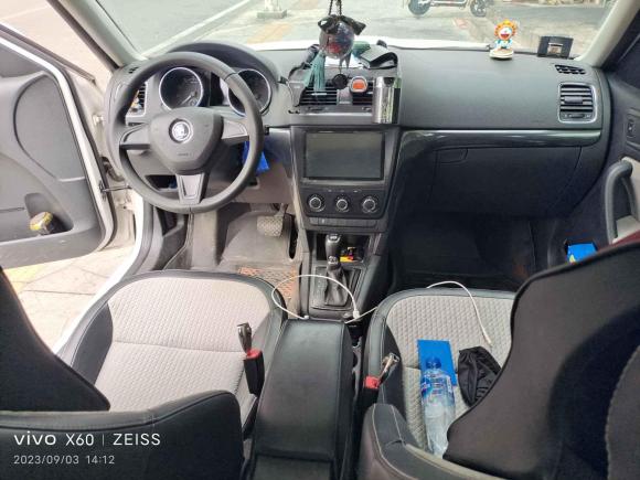 [武汉·鄂A] 二手斯柯达Yeti2017款 TSI280 DSG前行版