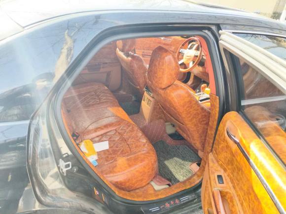 [青岛·鲁B] 二手克莱斯勒克莱斯勒300C2006款 2.7L 豪华版