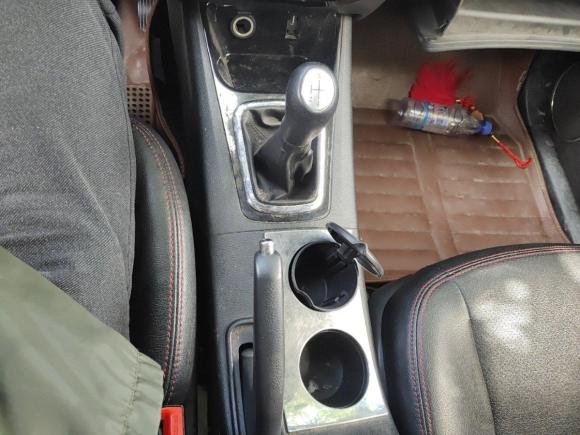 [上海·苏A] 二手东风风行景逸X52013款 1.6L 手动尊享型 国V