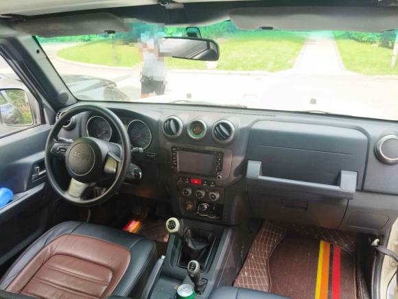 [上海·鲁H] 二手北京北京BJ402014款 2.4L 手动穿越版