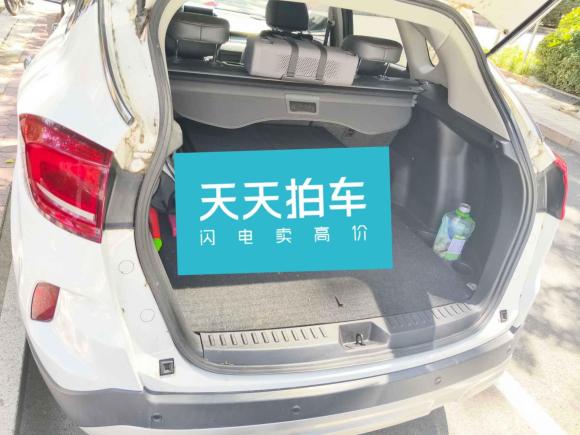 [济南·鲁A] 二手奔腾奔腾X802017款 2.0L 自动精英型