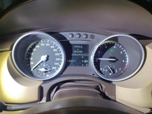 [上海·沪A] 二手奔驰奔驰R级2011款 R 350 L 4MATIC