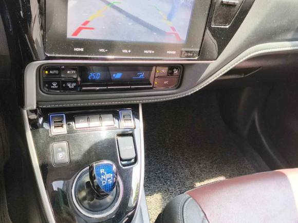 [上海·沪B] 二手丰田卡罗拉2018款 双擎 1.8L E-CVT智尚版