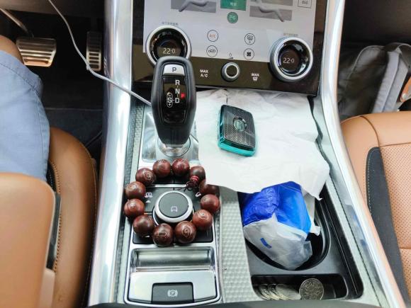 [上海·沪A] 二手路虎揽胜运动版2020款 3.0 L6 HSE DYNAMIC