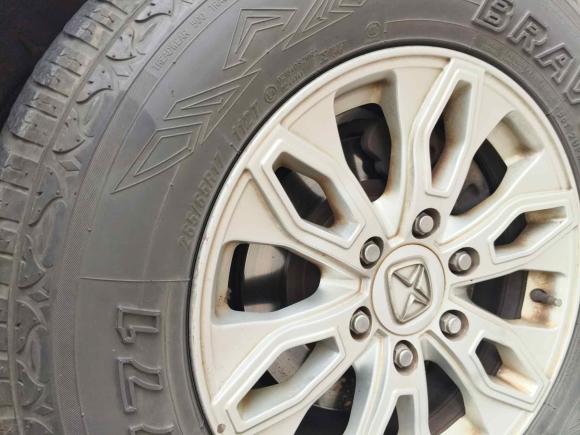 [济南·鲁A] 二手江铃驭胜S3502013款 2.4T 自动四驱柴油超豪华版5座