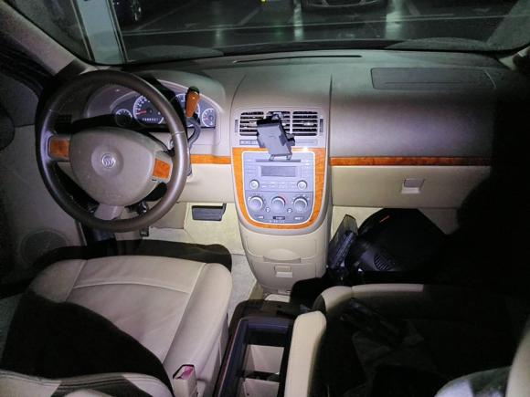 [深圳·粤S] 二手别克别克GL82006款 陆尊 3.0L CT 舒适版