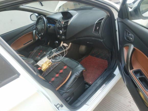 [义乌·鄂F] 二手海马海马S52015款 1.5T CVT旗舰型