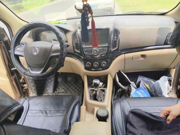 [杭州·浙A] 二手宝骏宝骏7302014款 1.5L 手动舒适型 7座