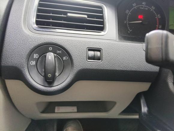 [武汉·鄂A] 二手斯柯达昕锐2013款 1.6L 自动智选型