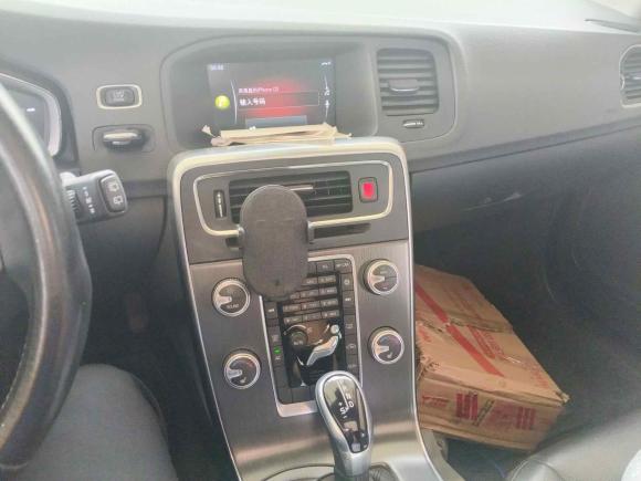 [上海·鲁V] 二手沃尔沃沃尔沃V602015款 T5 智逸版