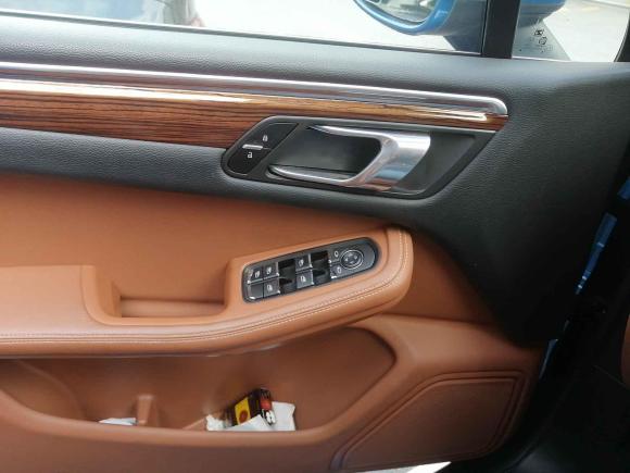 [杭州·浙A] 二手众泰众泰SR92017款 2.0T 手动极致之光版