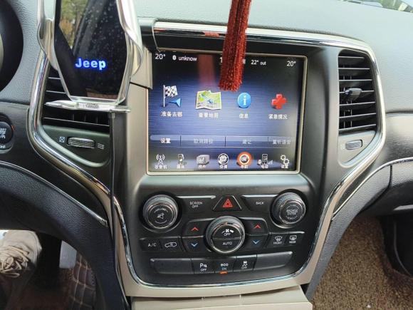 [成都·川A] 二手Jeep大切诺基2015款 3.0TD 柴油 精英导航版