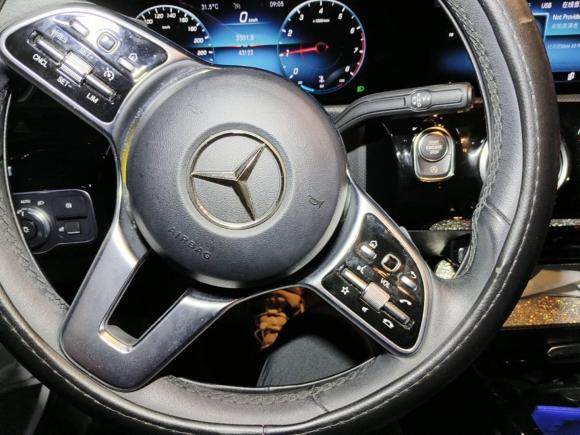 [深圳·粤B] 二手奔驰奔驰A级2020款 改款 A 200 L 运动轿车动感型