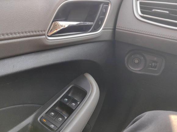 [苏州·苏E] 二手荣威荣威Ei52018款 互联网豪华版