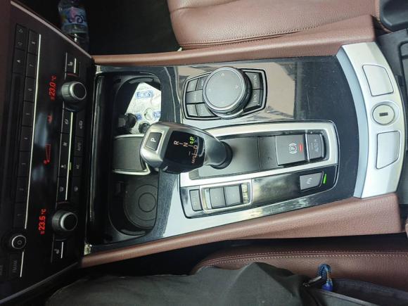 [上海·沪A] 二手宝马宝马5系GT2015款 528i 领先型