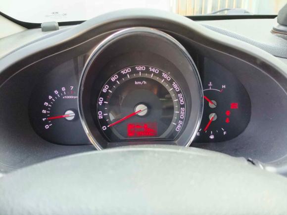 [武汉·鄂A] 二手起亚智跑2014款 2.0L 自动两驱版DLX