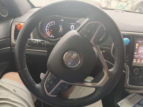 [北京·京P] 二手Jeep大切诺基2015款 3.0L 精英导航版