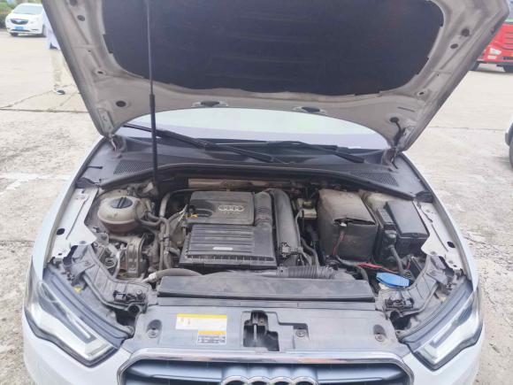 [上海·沪E] 二手奥迪奥迪A32015款 Sportback 35 TFSI 百万纪念舒享型