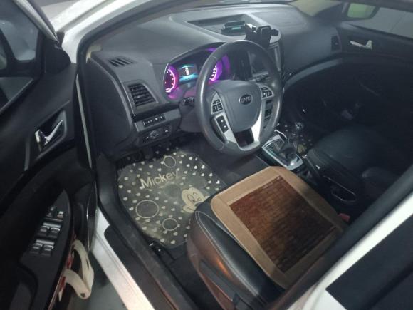 [深圳·粤B] 二手比亚迪速锐2014款 1.5L 手动豪华型