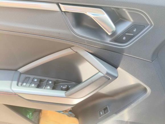 [广州·粤A] 二手奥迪奥迪Q32019款 35 TFSI 时尚动感型