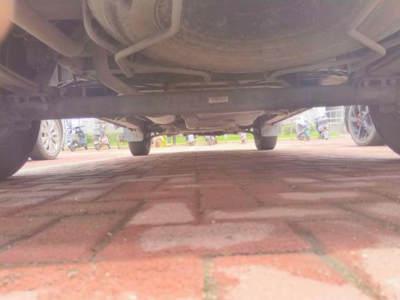 [无锡·苏B] 二手上汽大通MAXUS新途V802014款 2.5T 傲运通短轴中顶