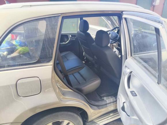 [上海·皖B] 二手奇瑞瑞虎32015款 1.6L 手动智尚运动版