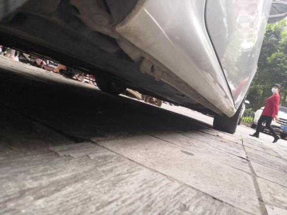 [深圳·粤N] 二手标致标致5082011款 2.3L 自动旗舰版