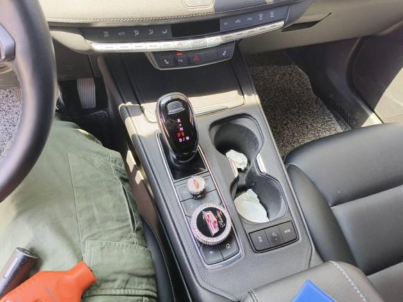 [苏州·苏U] 二手凯迪拉克凯迪拉克XT42020款 28T 两驱领先型