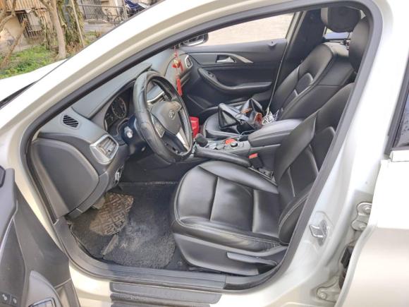 [上海·沪B] 二手英菲尼迪英菲尼迪QX302017款 1.6T 两驱时尚版