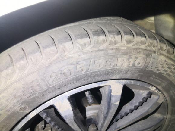 [上海·皖F] 二手荣威荣威i52020款 1.5L 自动4G互联领豪旗舰版